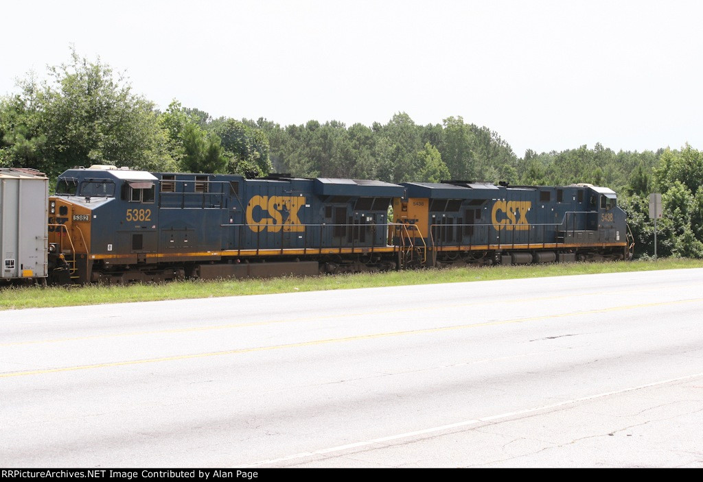 CSX 5438 and 5382
